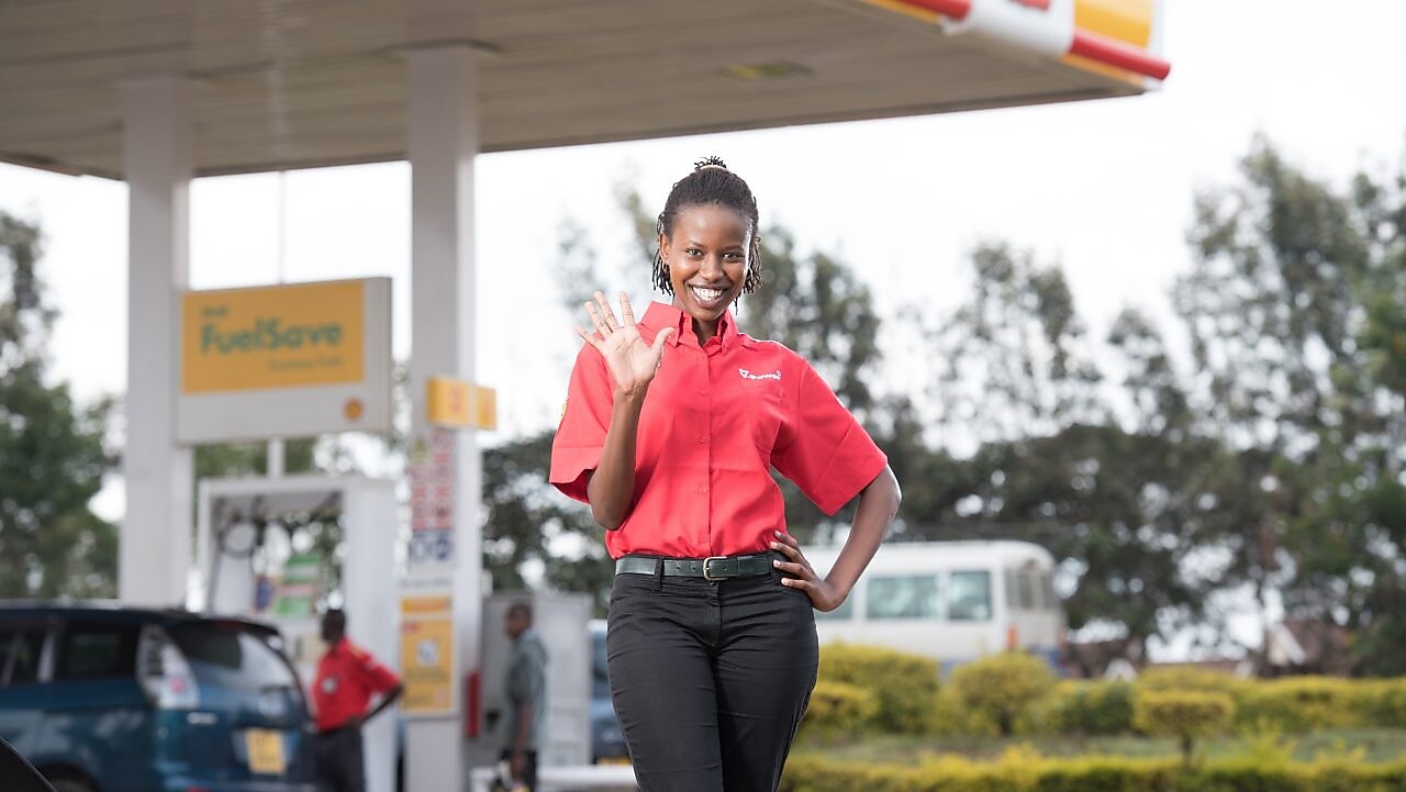 Shell assistant on the forecourt