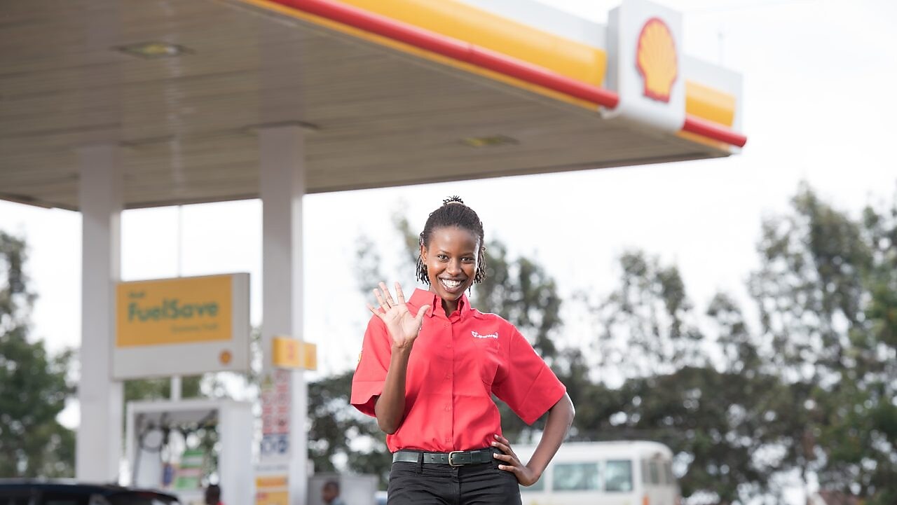 Shell assistant on the forecourt