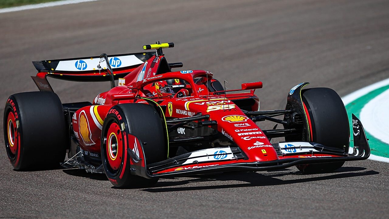 Ferrari F1 2024 em pista 