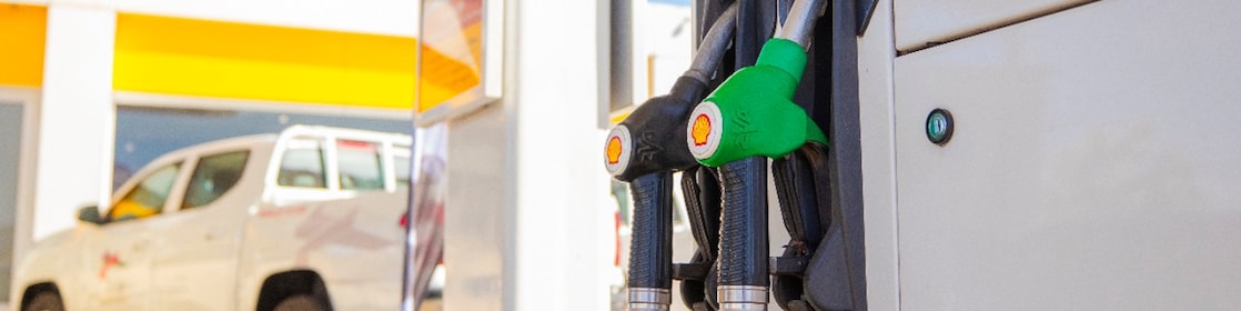 Pistola de abastecimento num posto Shell